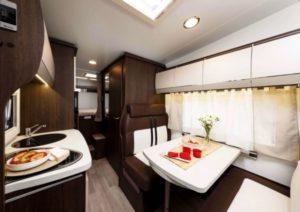 interior-autocaravana-cocina